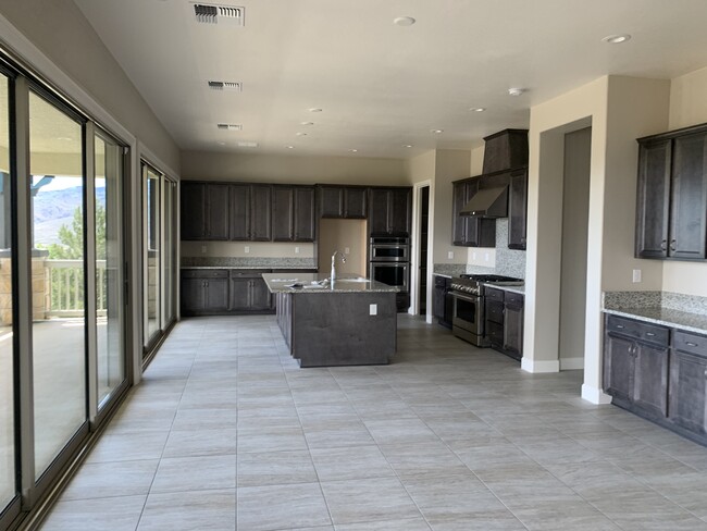 Kitchen area - 1740 Sharpe Hill Cir