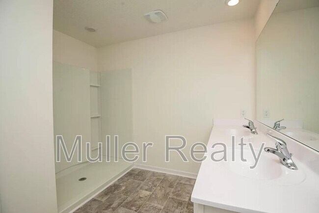 Foto del edificio - 7452 Game Bird St