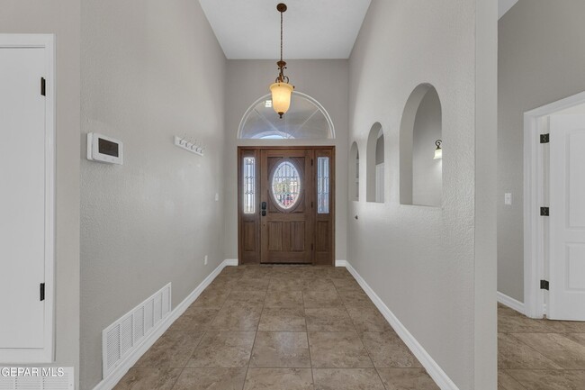 Building Photo - 232 Ave Mirador