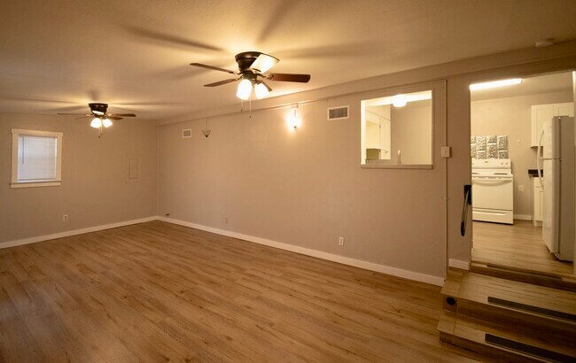 Building Photo - 3212 Wenz Ave