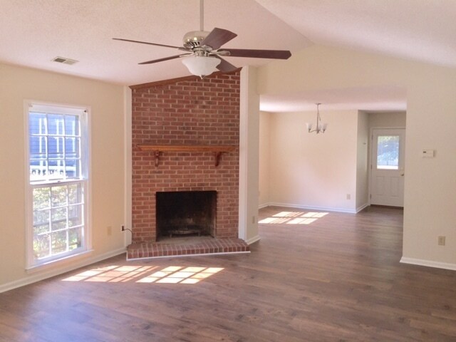 Foto del edificio - Like New Home Near Sisky YMCA