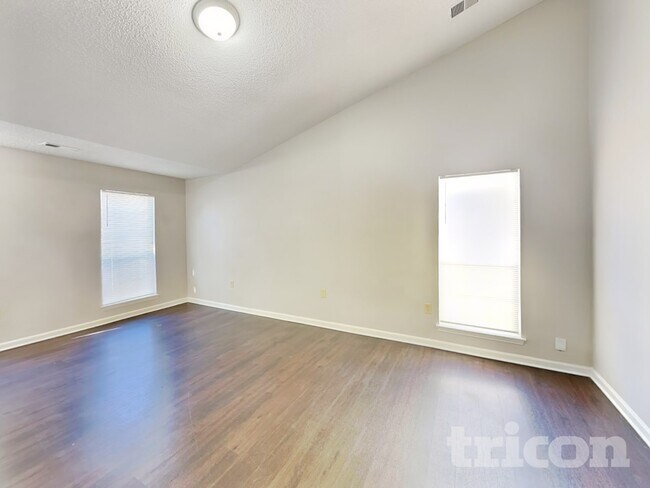 Building Photo - 11622 Calgary Dr