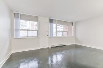 Building Photo - 60 Gloucester St