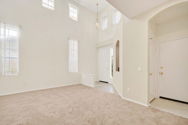 Foto del edificio - 660 Camino de la Luz