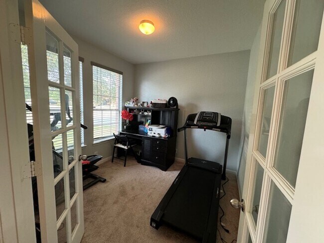 Foto del edificio - Texas Size Home!! Featuring over 2700 sq ft