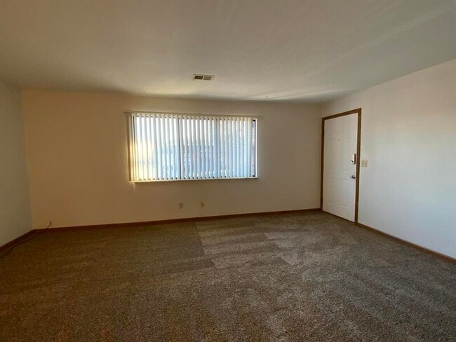 Building Photo - 21-E Yorkshire Ln