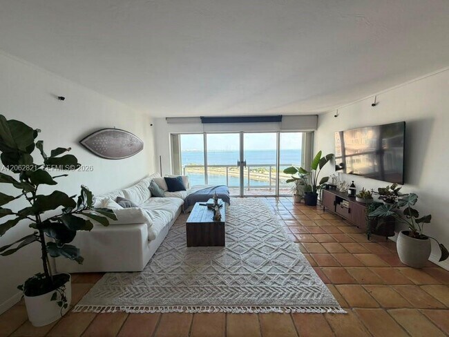 Foto del edificio - 2451 Brickell Ave