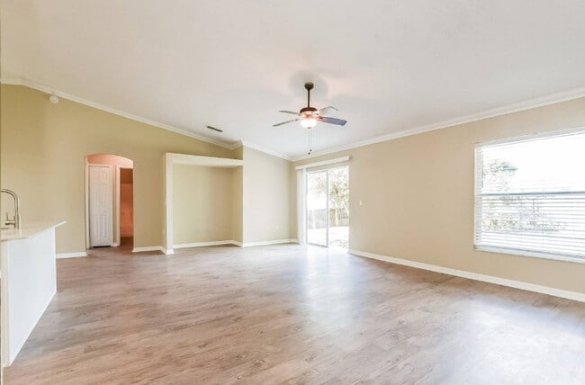 Foto del edificio - 650 4th Ave N