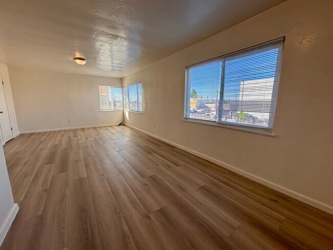 Building Photo - 8632 MacArthur Blvd