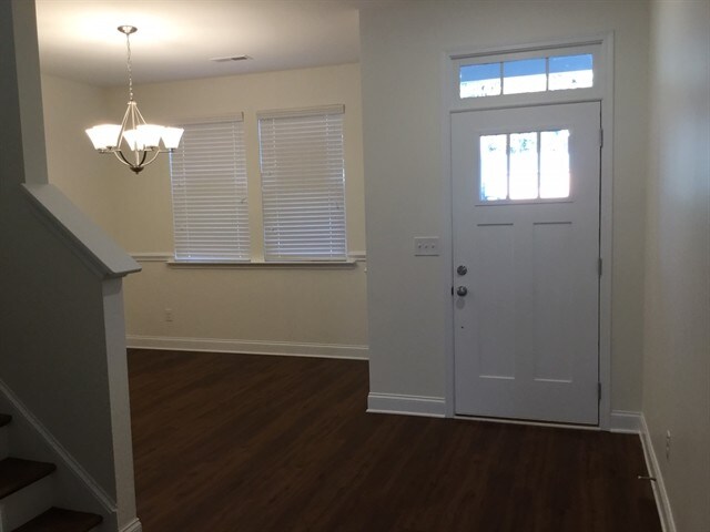 Foto del edificio - 310 Dogwood Drive