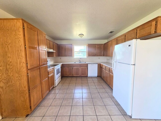 Building Photo - 3-Bed, 2-Bath Home for Rent in Kempner, TX