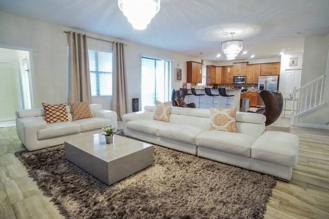 Foto del edificio - 1307 Divot Way