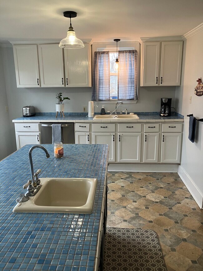 Foto del edificio - 1035 Lynnhurst Ave