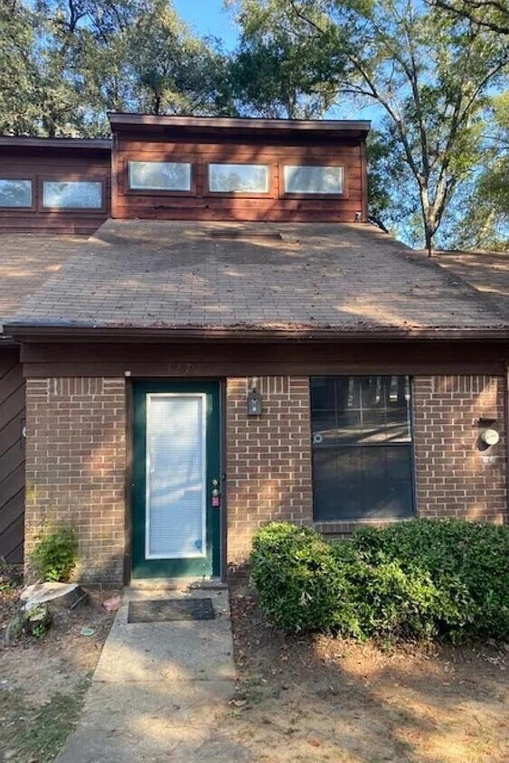 Foto principal - 1272 High Rd