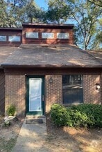 Building Photo - 1272 High Rd