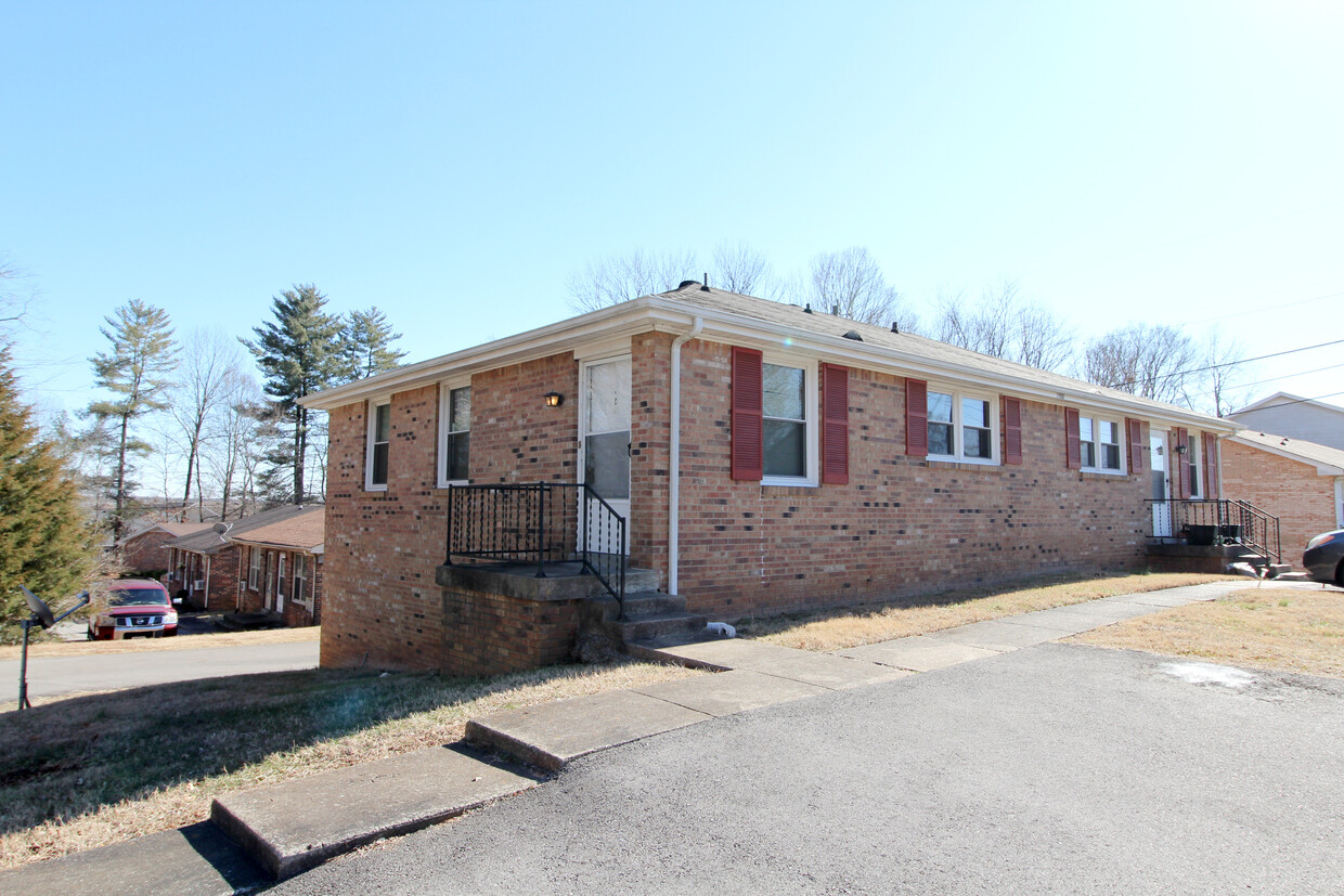Primary Photo - 1600 Paradise Hill Rd