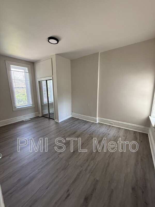 Building Photo - 4037-4039-4039 Enright Ave