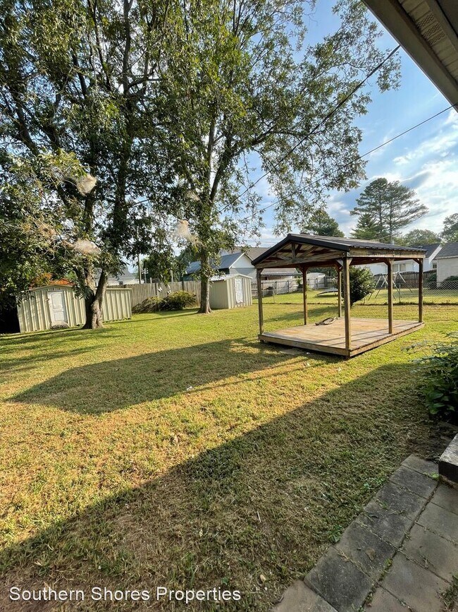 Foto del edificio - 3 br, 2 bath House - 507 E 2nd St
