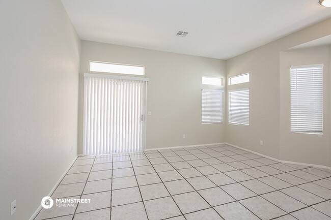 Foto del edificio - 2106 Heritage Ridge Ave