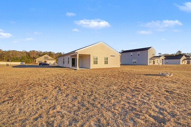 Building Photo - 68 Blueberry Ct NE