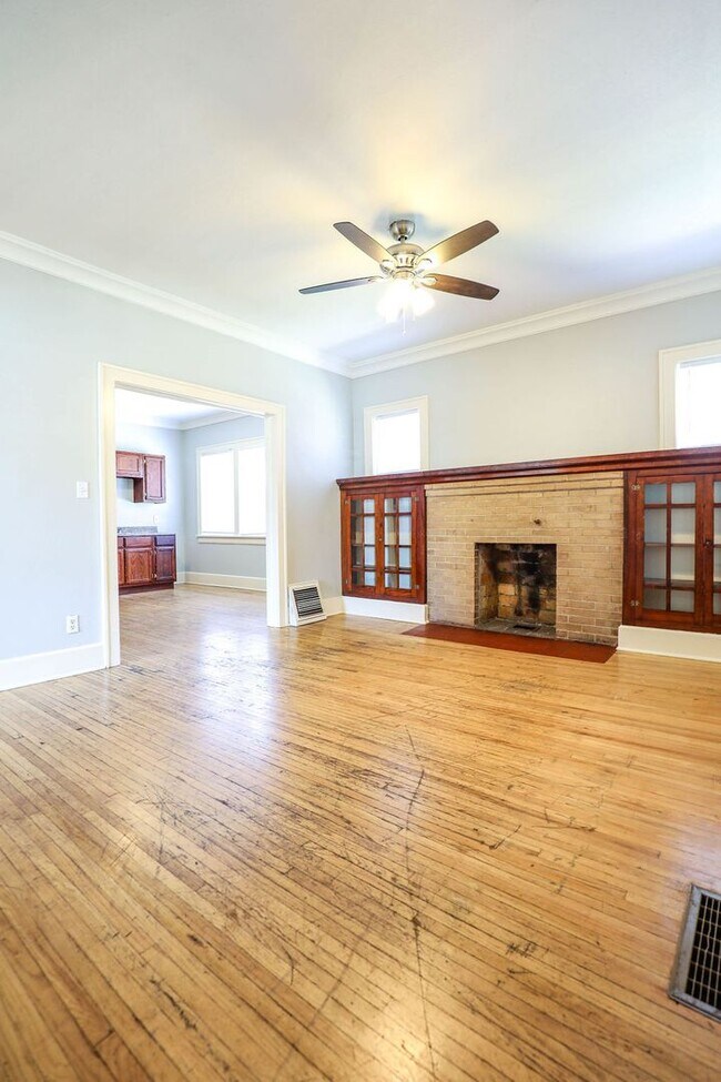 Foto del edificio - Updated 5 Bedroom for Pre-Lease NOW! Huge ...
