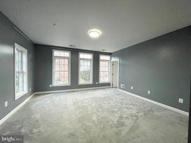 Foto del edificio - 9526 Hyde Pl