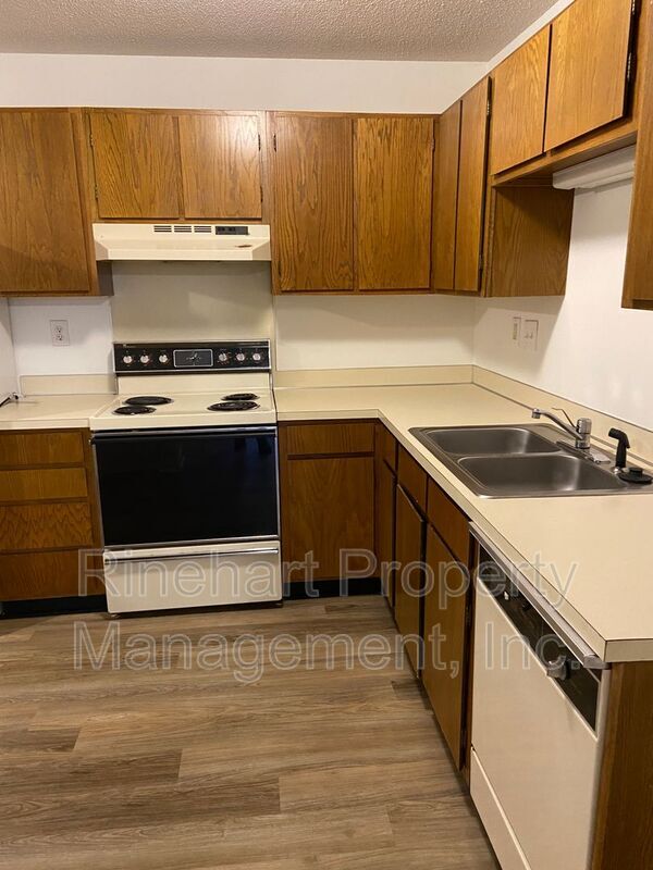 Building Photo - 1744 Hunters Trail