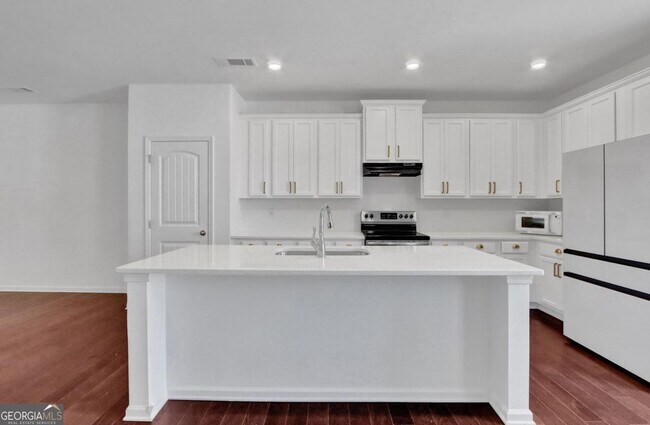 Building Photo - 545 Ruths Dr
