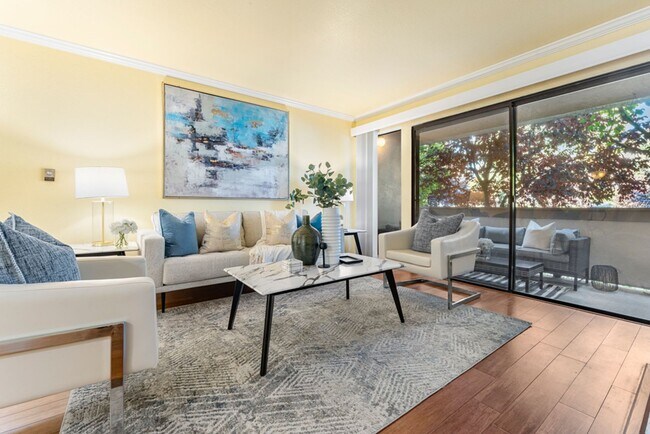 Building Photo - Charming 2-Bedroom, 2-Bathroom Condo with ...