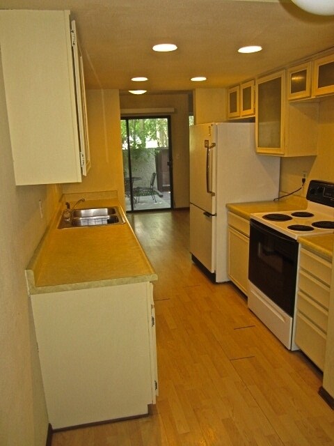 Foto del edificio - 2643 Grapewood Ln