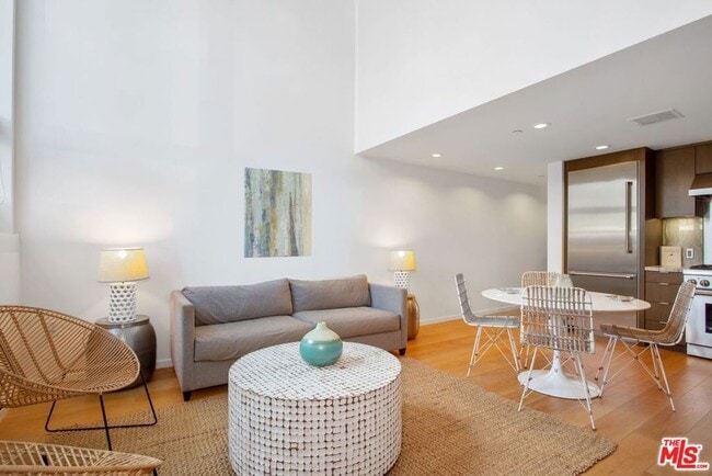 Building Photo - 1705 Ocean Ave