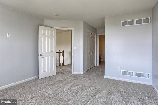 Building Photo - 1803 Vista Dr