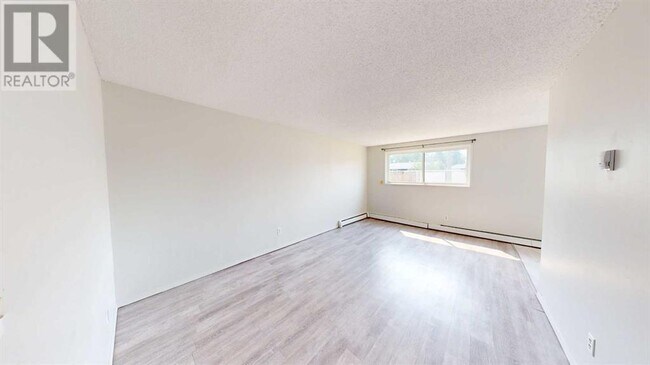Photo du bâtiment - 9515-100 100 Ave.