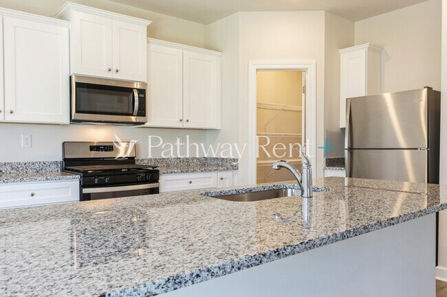 Building Photo - 2330 Nabali Wy