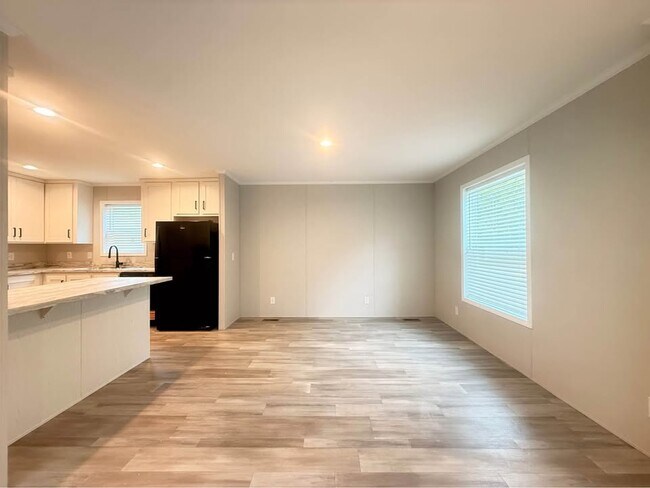 Foto del edificio - 29805 Jamestown Dr