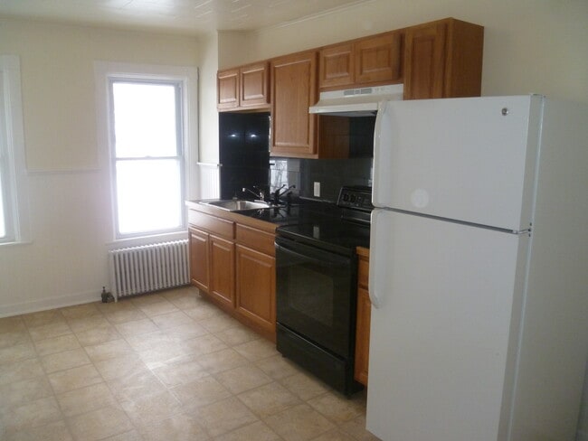 Building Photo - 205 Grandview St