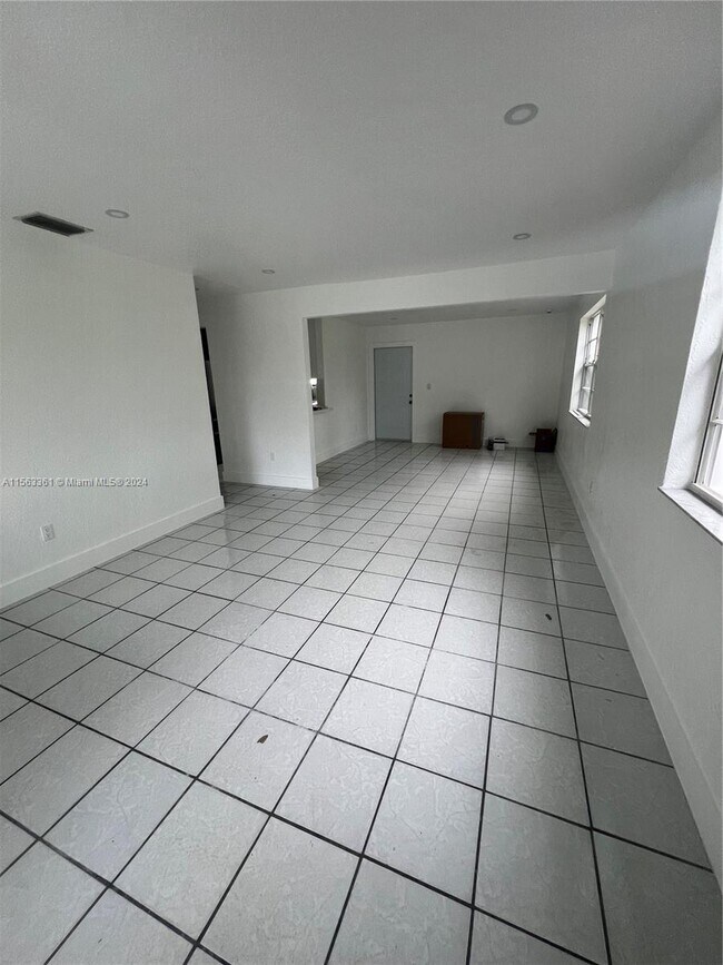 Foto del edificio - 3280 NW 213th Terrace