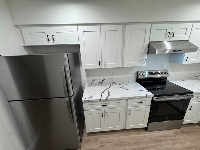 Foto del edificio - 2118 N Glenn Ave