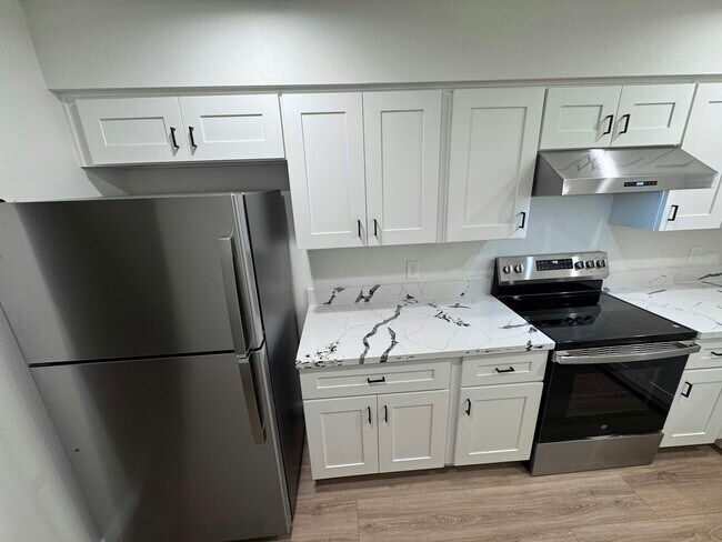 Foto del edificio - 2126 N Glenn Ave