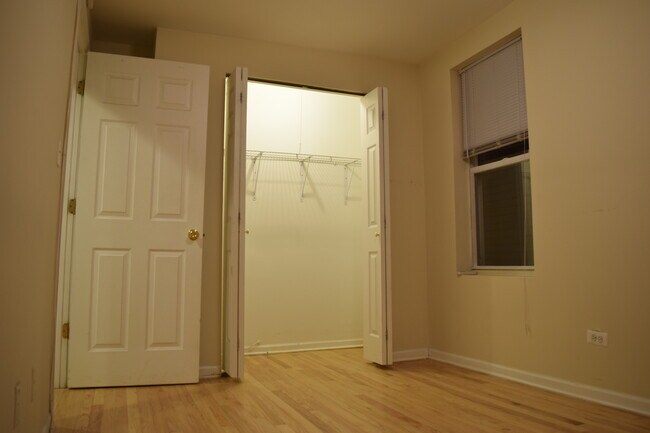 Bedroom 2 - 1528 W Diversey Pky