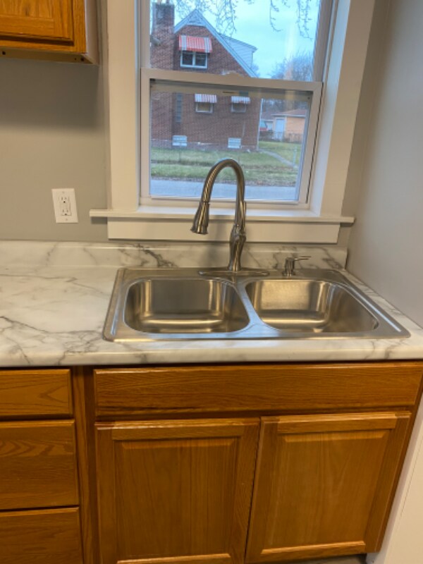 Building Photo - 3930 W 11th Ave