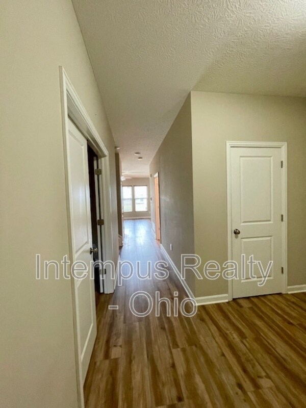 Foto del edificio - 7311 Blackwell Dr