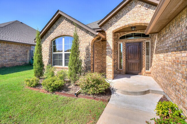 Foto del edificio - 1713 Pinewood Dr