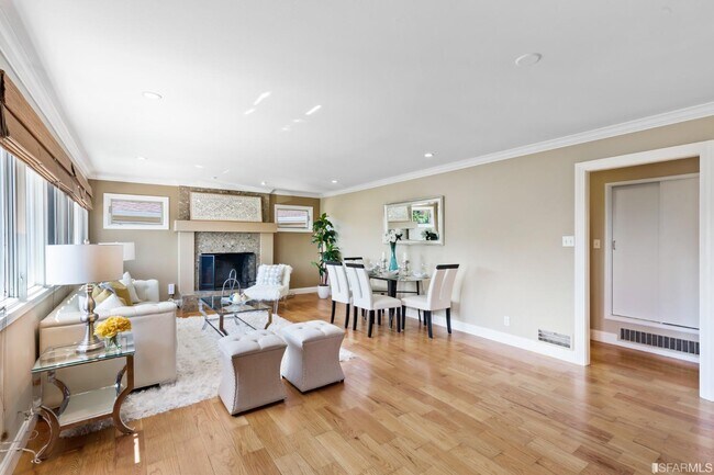 Foto del edificio - 131 Rockridge Rd