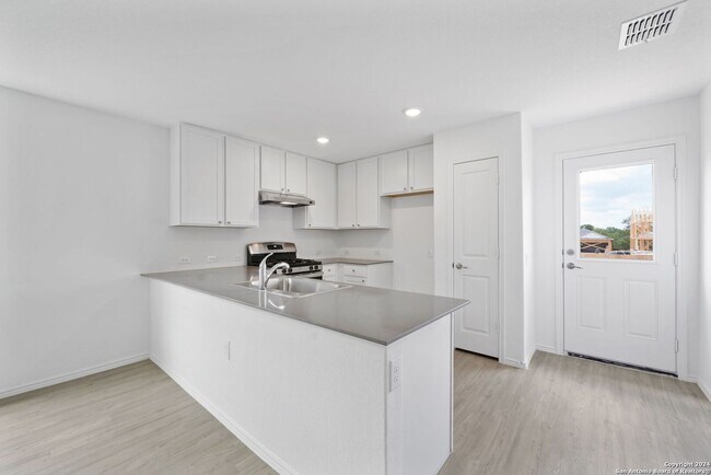 Foto del edificio - 1422 Laima Curve