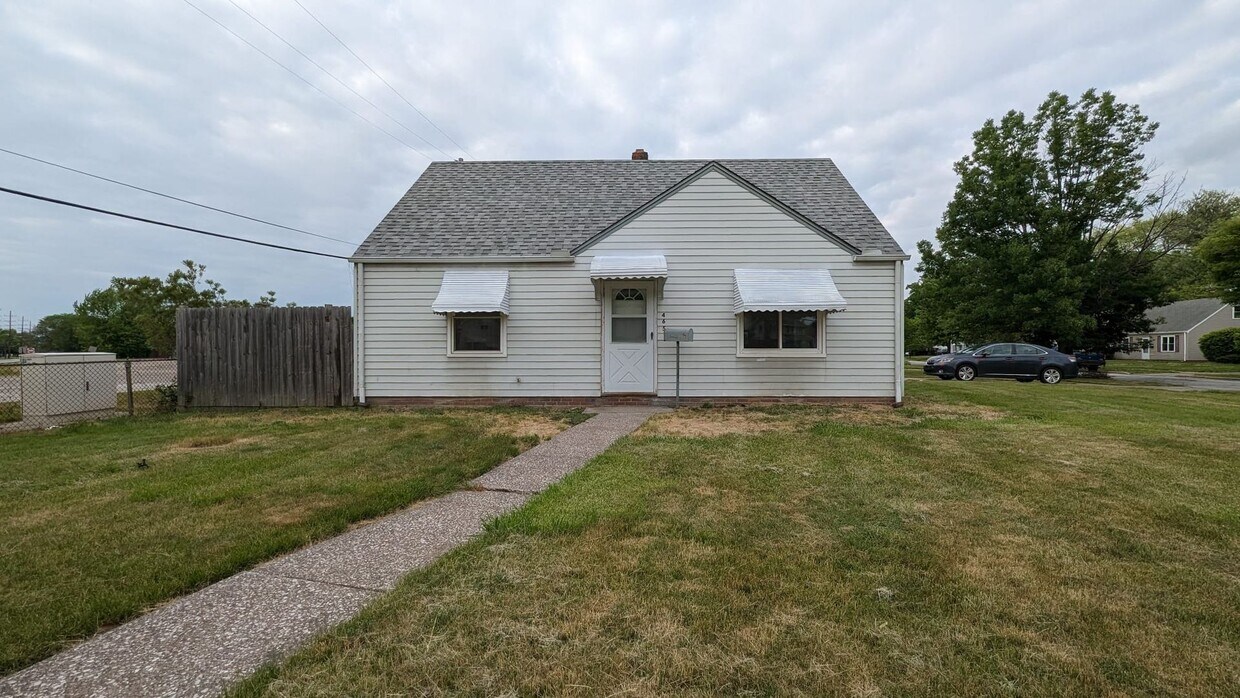 Primary Photo - 4 bedroom 1 bathroom