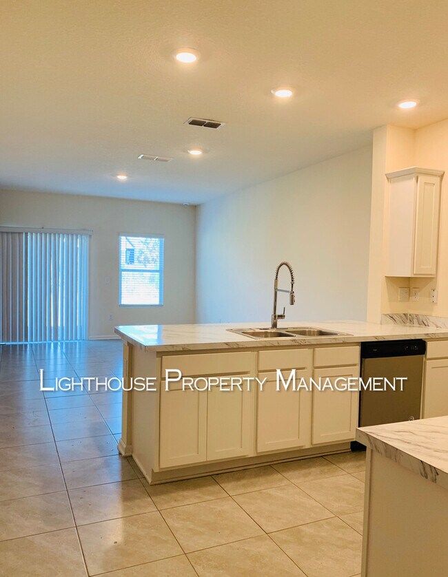 Foto del edificio - Modern Townhome in Baymeadows! Built in 2021!