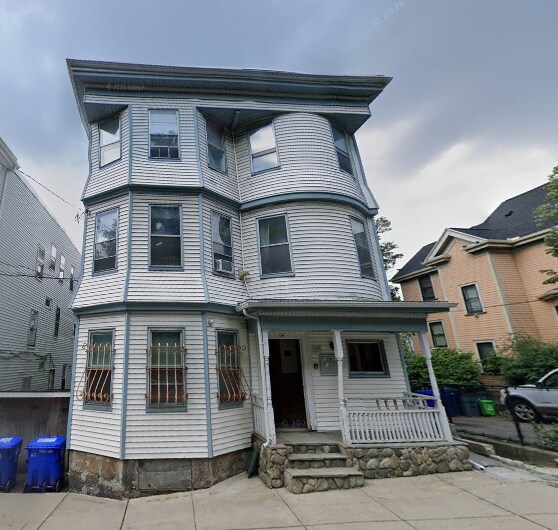 Foto del edificio - 64 Fisher Ave