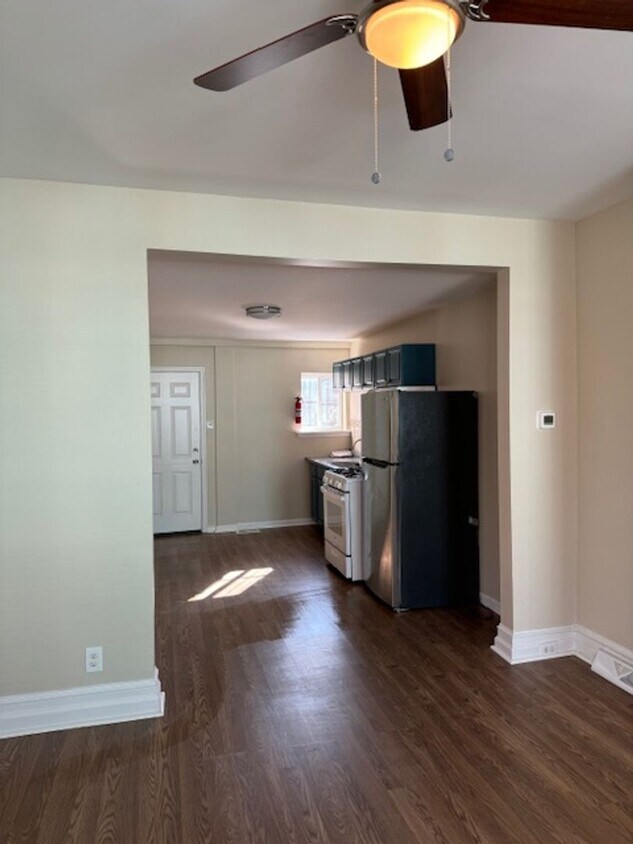 Foto principal - 930 Edgley St