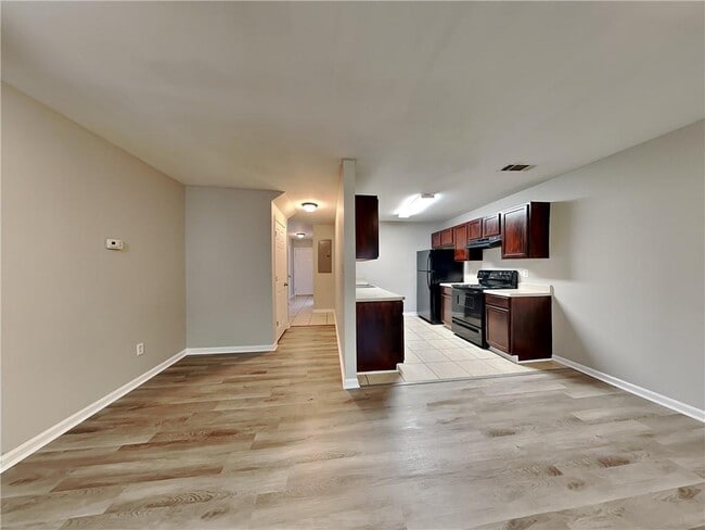 Building Photo - 407 Maple Way